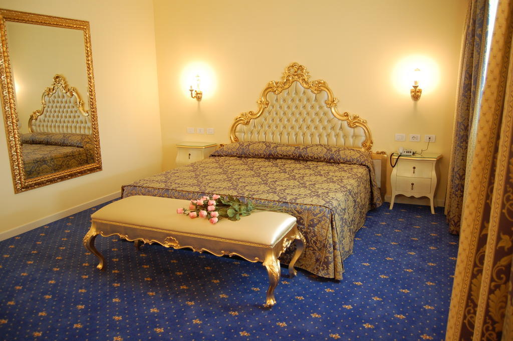 Hotel Motel Gold Calcinate Bilik gambar