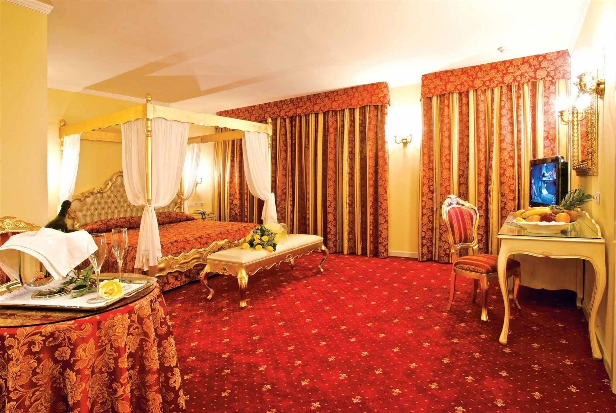 Hotel Motel Gold Calcinate Luaran gambar