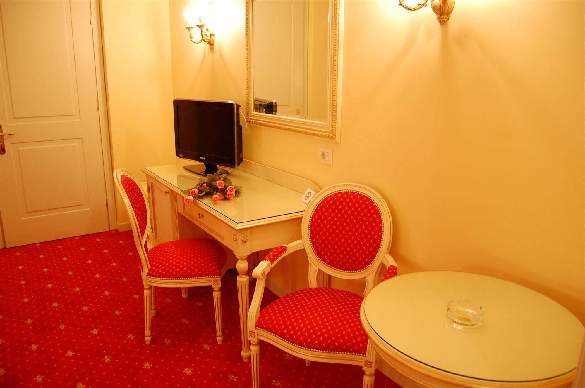 Hotel Motel Gold Calcinate Luaran gambar